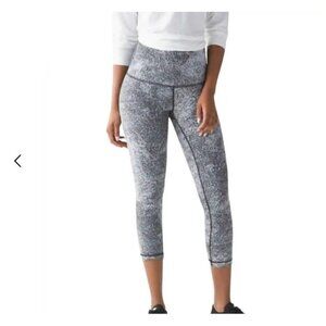 Lululemon cozy knit Winder Under Highrise 21” ,In black white spray , Size 4 B62
